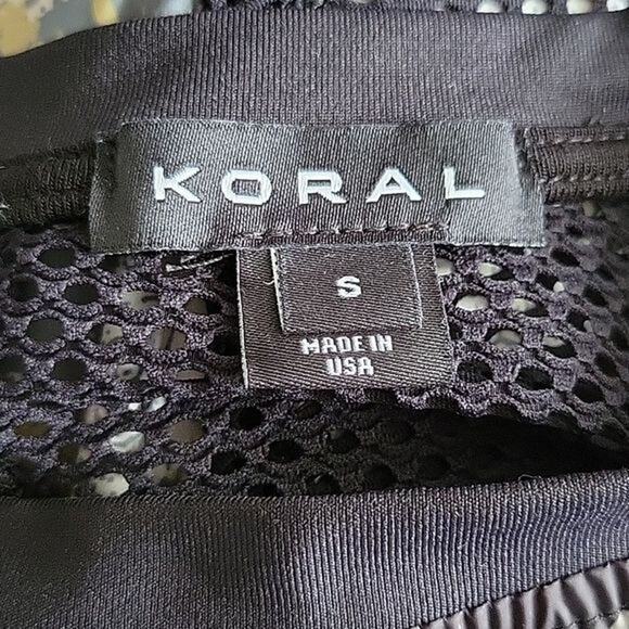 Koral Watch Stratosphere Mesh Back Cropped Athletic Top in Autumnal Black Small - Picture 6 of 9